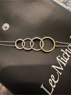 18k White Gold Diamond Interlocking Circle Bracelet 750 Multi-Tone
Pavé 4 Ring
